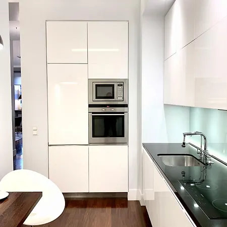 Mondrian Luxury Suites & Apartments Market Square IV Warsaw Room photo