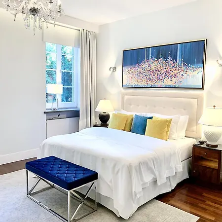 Mondrian Luxury Suites & Apartments Market Square IV Warsaw Room photo