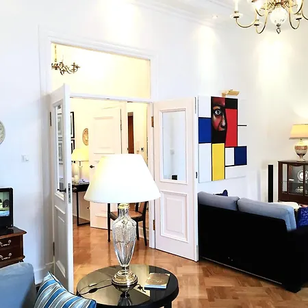 Mondrian Luxury Suites & Apartments Market Square IV Warsaw Room photo