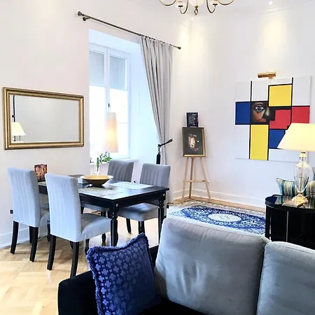 Mondrian Luxury Suites & Apartments Market Square IV Warsaw Room photo