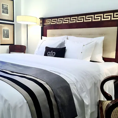 Mondrian Luxury Suites & Apartments Market Square IV Warsaw Room photo