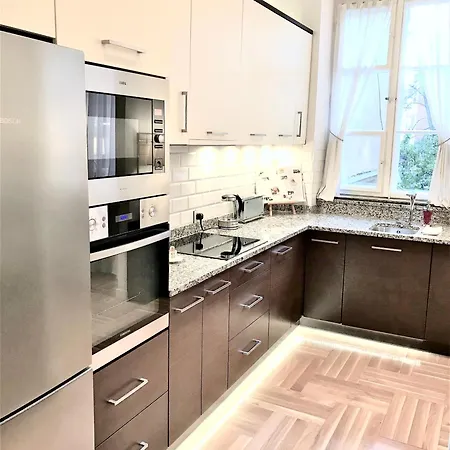 Mondrian Luxury Suites & Apartments Market Square IV Warsaw Room photo