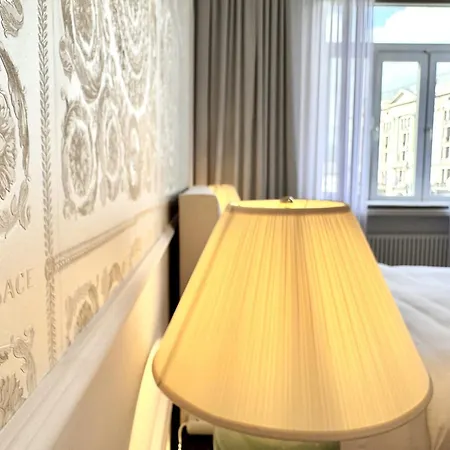 Mondrian Luxury Suites & Apartments Market Square IV Warsaw Room photo